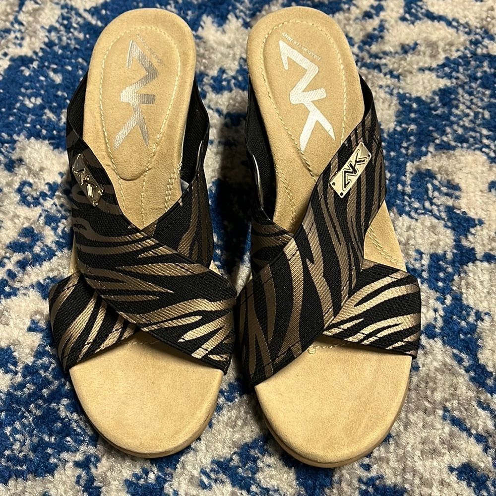 AK Sport Anne Klein Sz 6M Wedge Slide Sandals